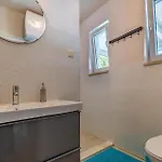 Front In With Sauna *