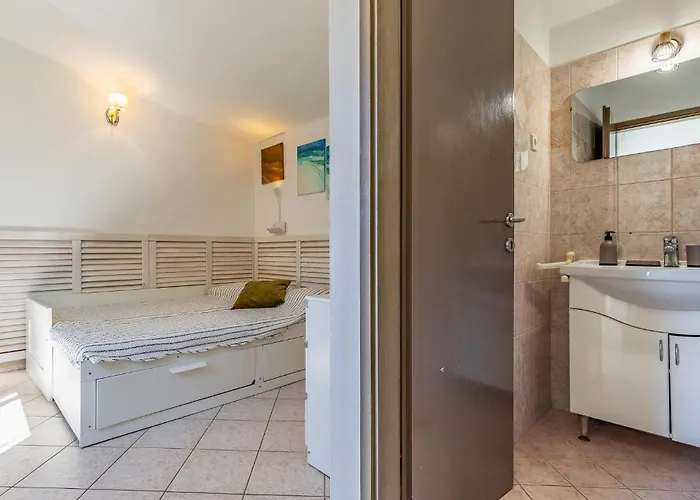 Gorgeous In With Sauna Hébergement de vacances Premantura