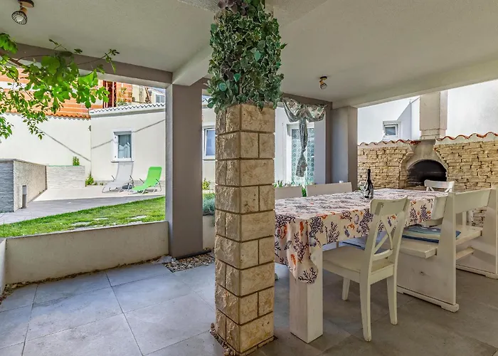 Hébergement de vacances Gorgeous In With Sauna Premantura